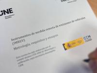 Imagen de una portada de la UNE