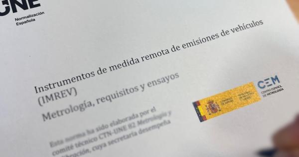 Imagen de una portada de la UNE