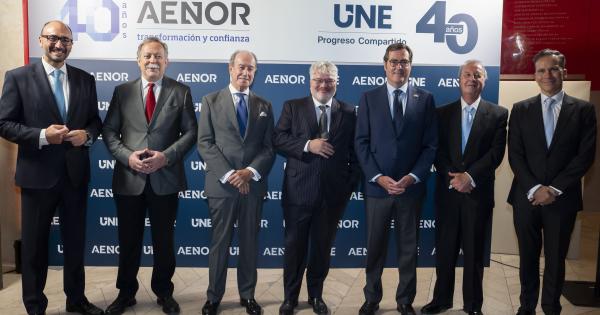 Grupo UNE
